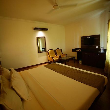 The Vyshakh Hotel Guruvayur Luaran gambar