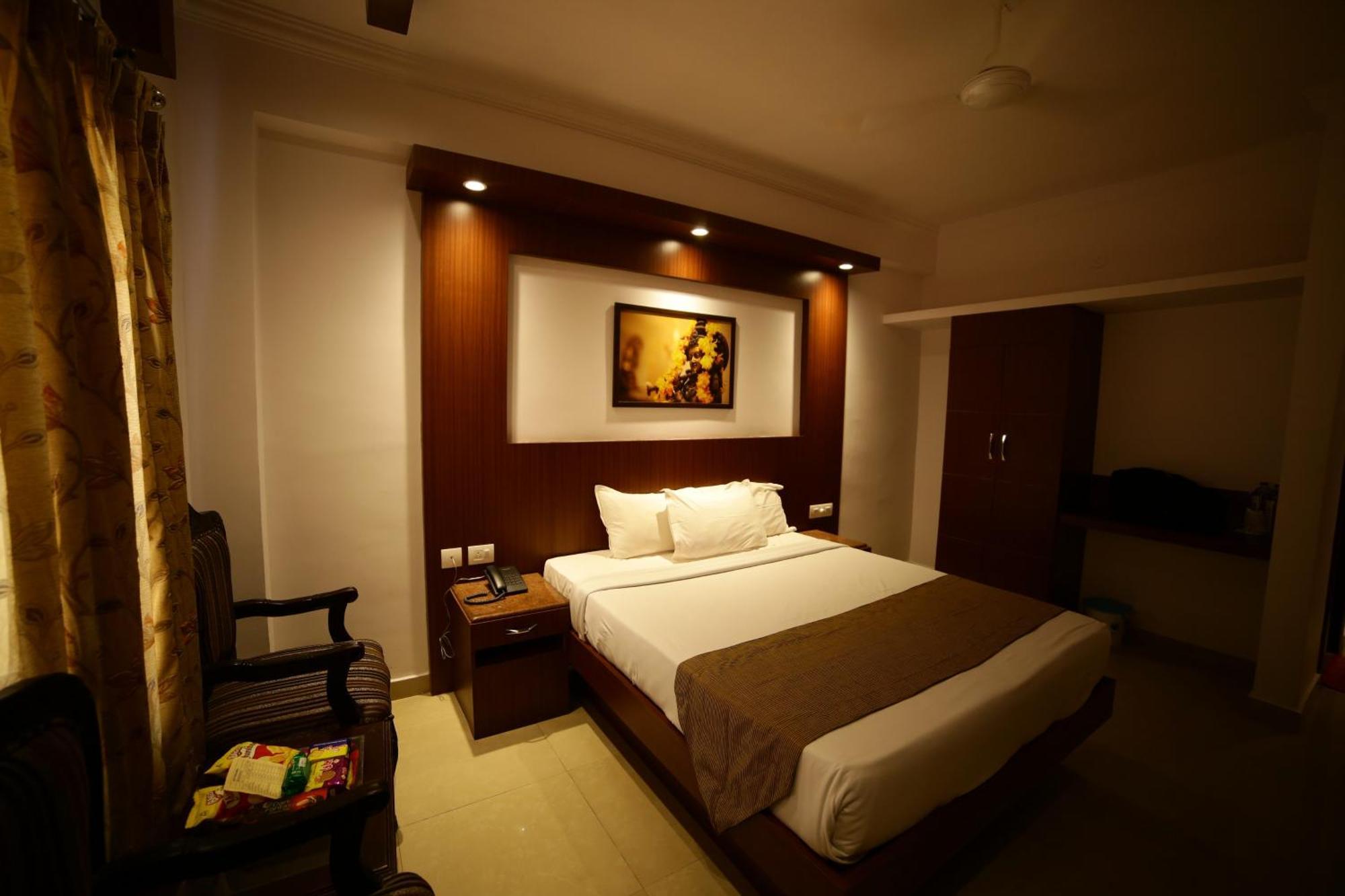 The Vyshakh Hotel Guruvayur Luaran gambar