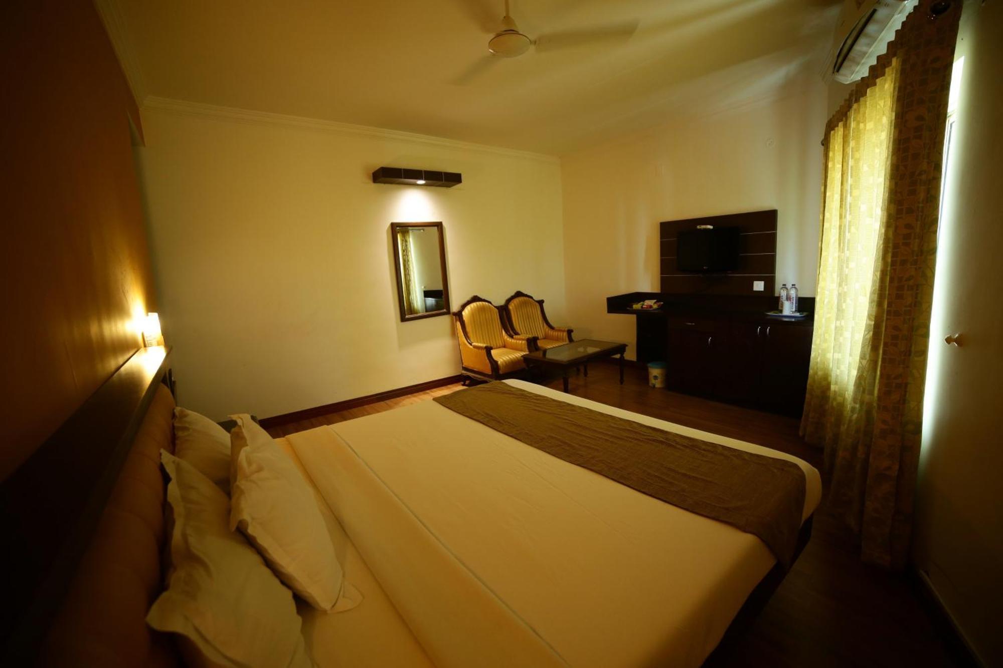 The Vyshakh Hotel Guruvayur Luaran gambar