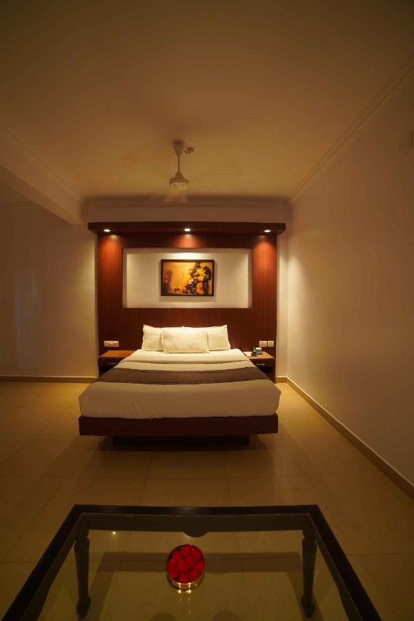 The Vyshakh Hotel Guruvayur Luaran gambar
