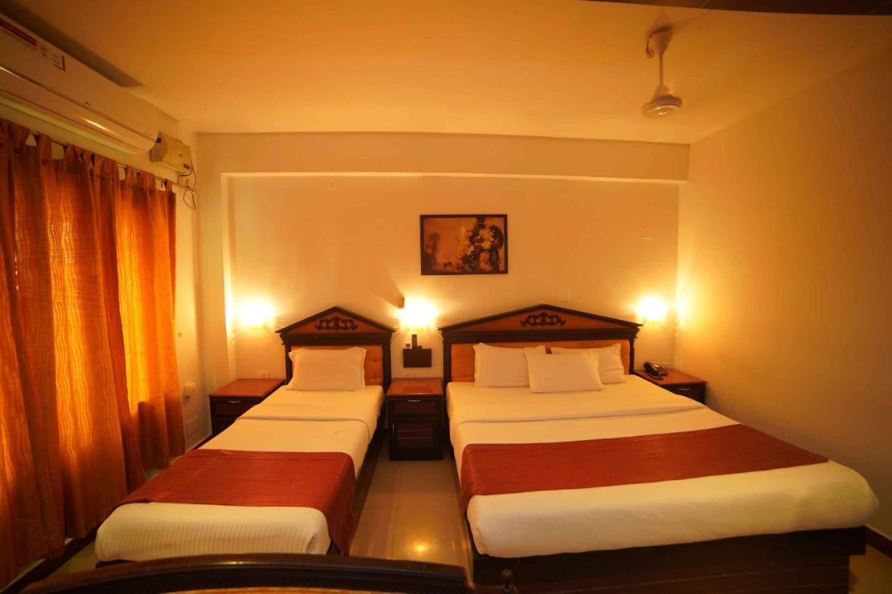 The Vyshakh Hotel Guruvayur Luaran gambar