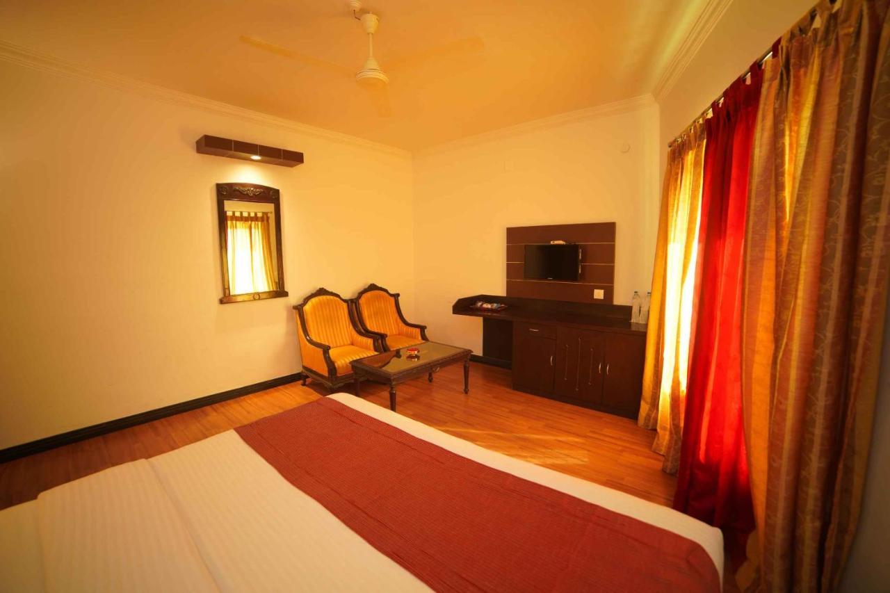 The Vyshakh Hotel Guruvayur Luaran gambar