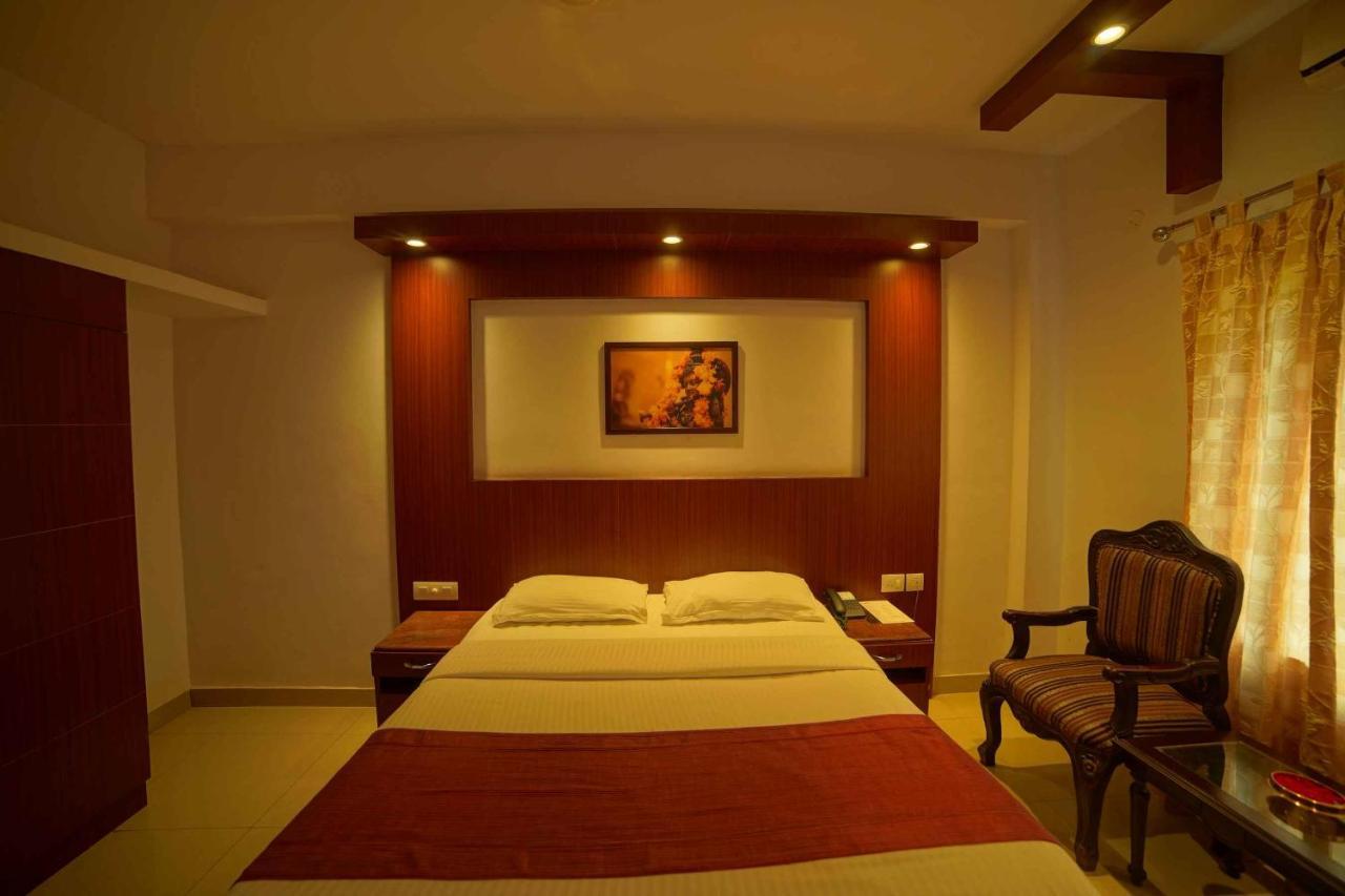 The Vyshakh Hotel Guruvayur Luaran gambar