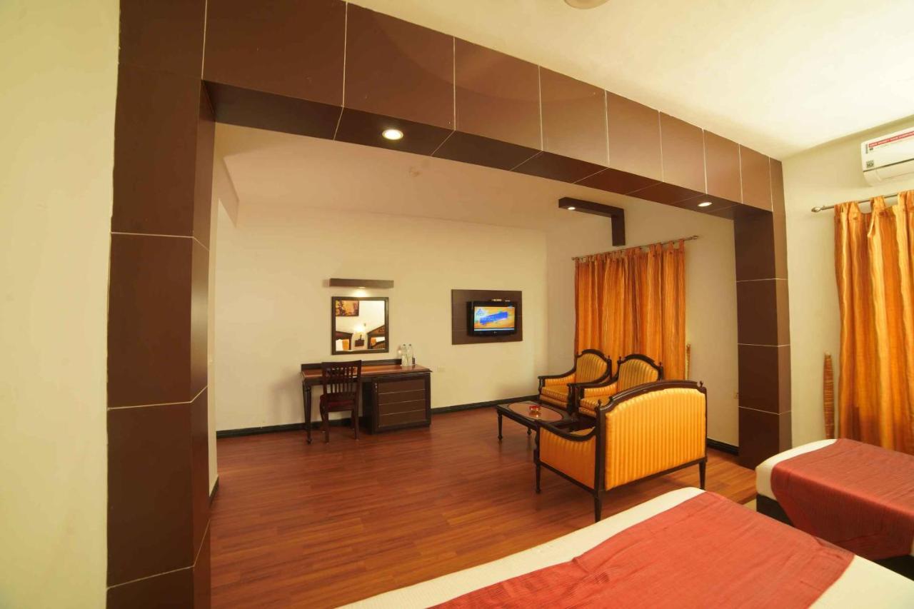 The Vyshakh Hotel Guruvayur Luaran gambar