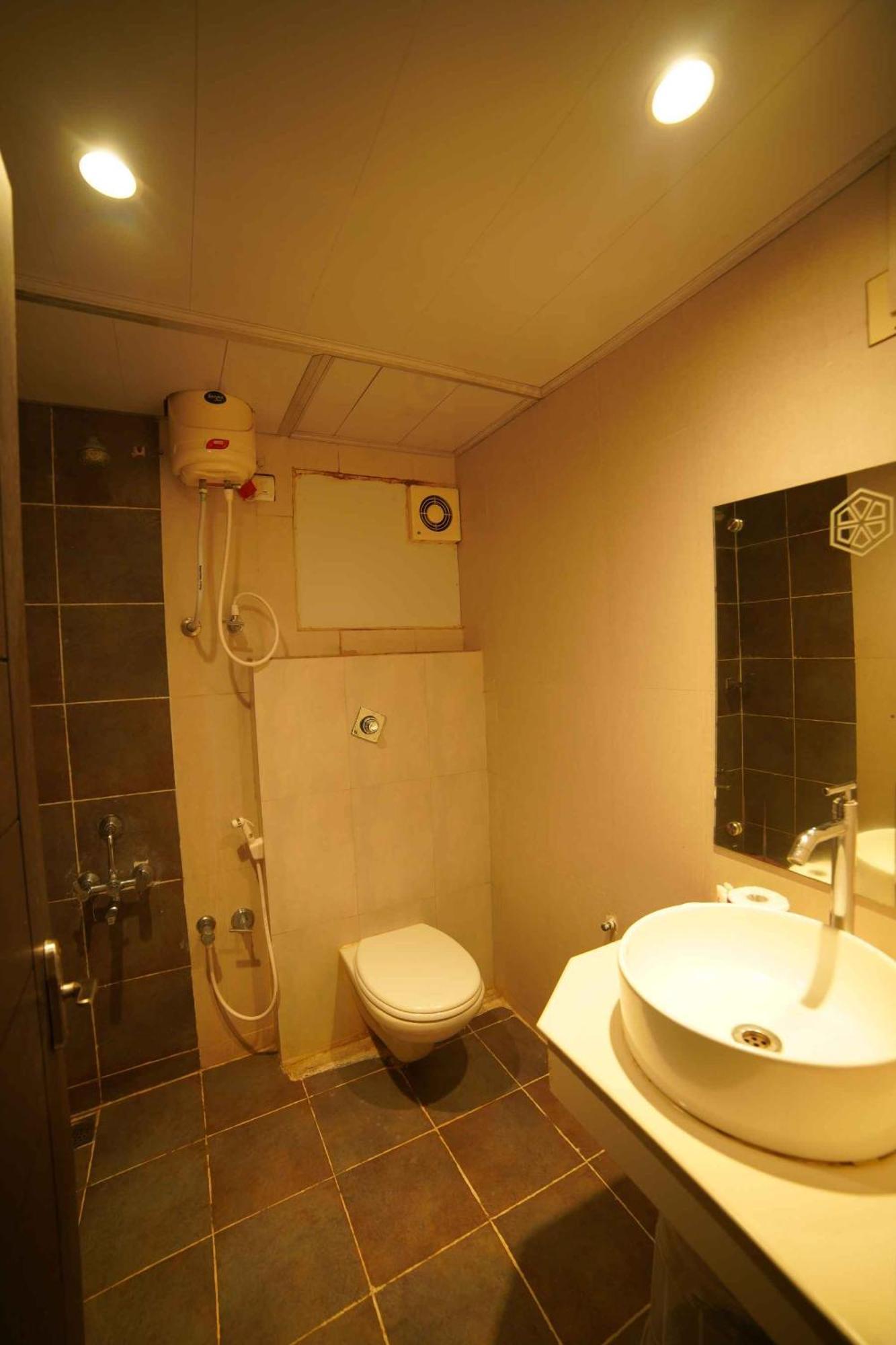 The Vyshakh Hotel Guruvayur Luaran gambar