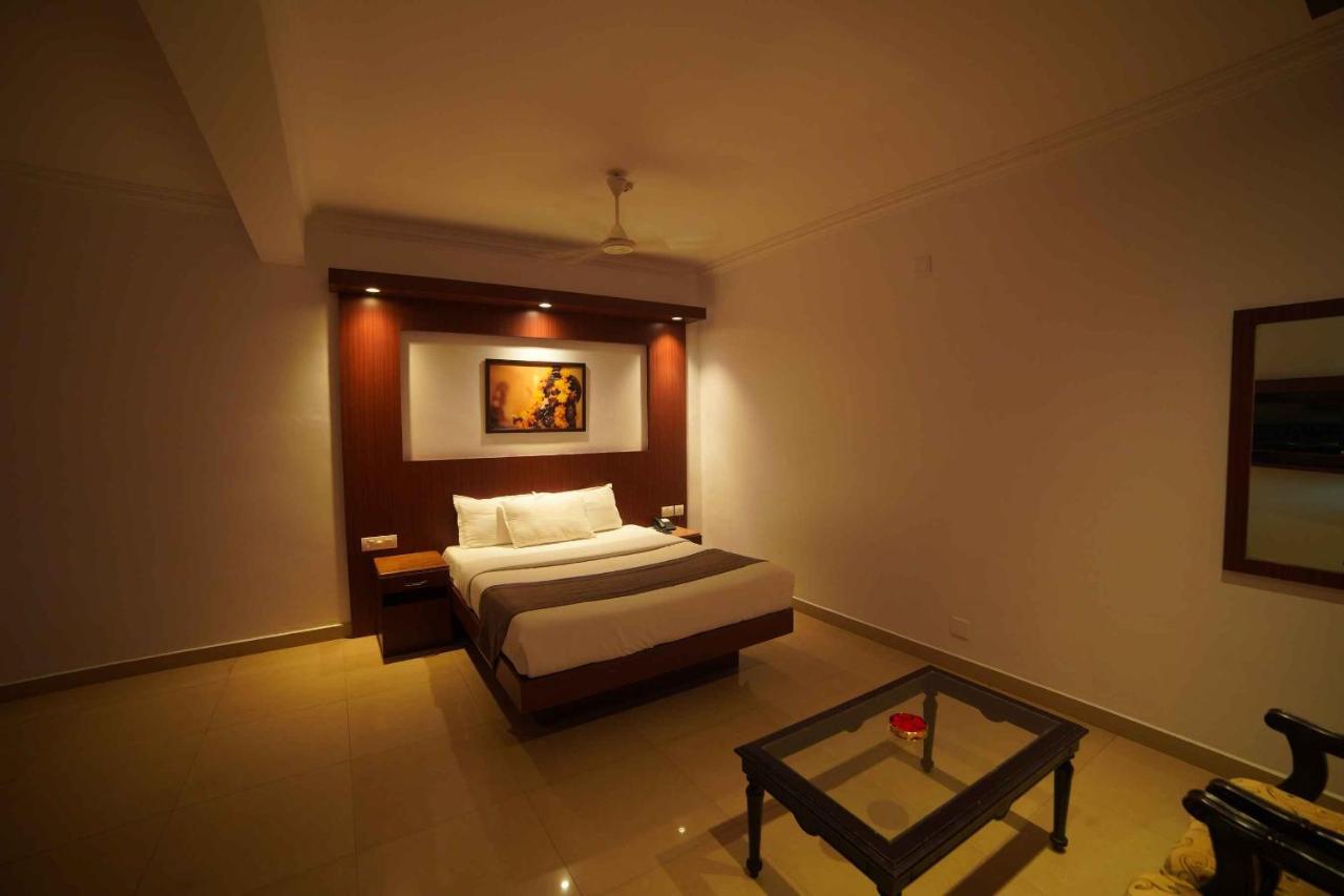 The Vyshakh Hotel Guruvayur Luaran gambar