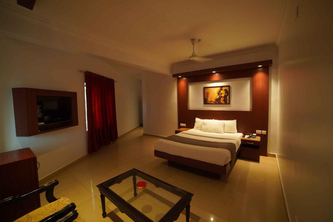 The Vyshakh Hotel Guruvayur Luaran gambar