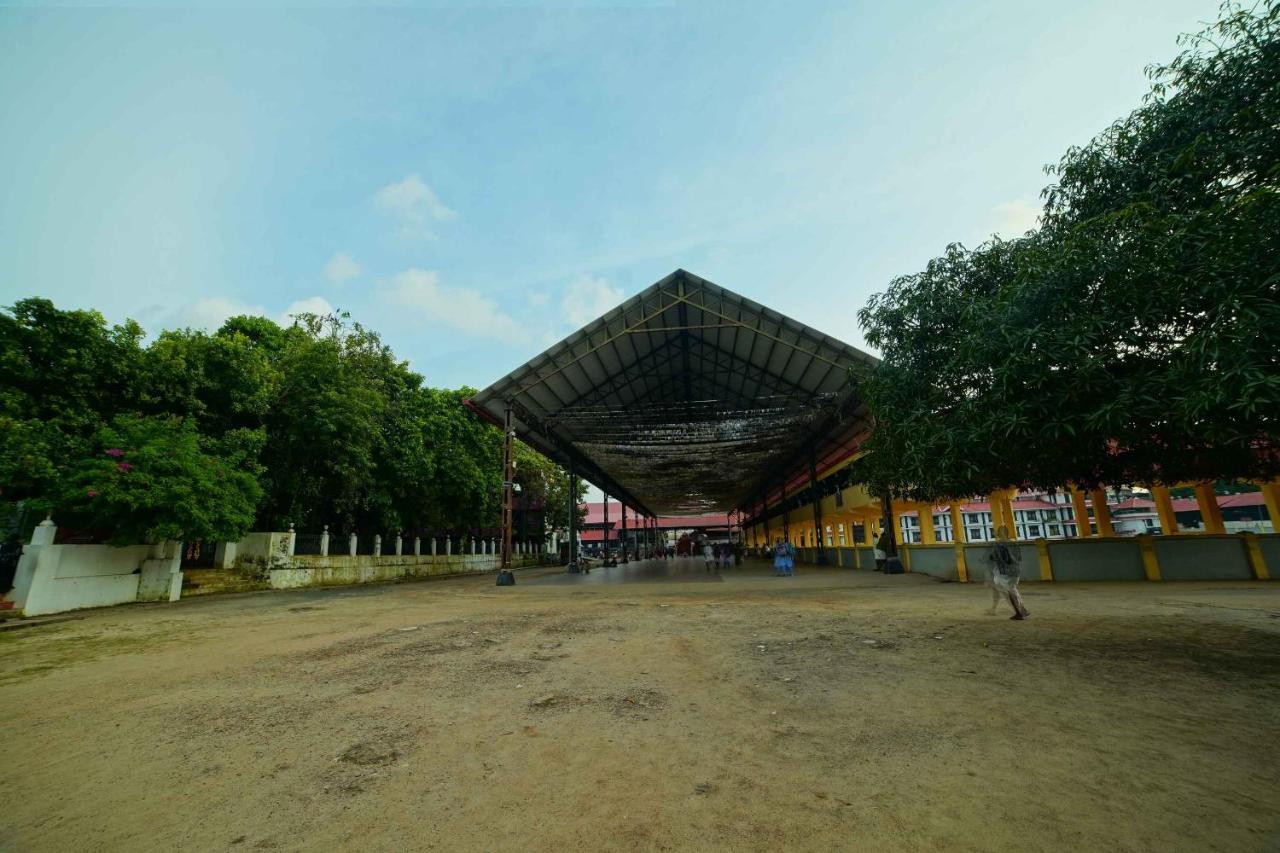 The Vyshakh Hotel Guruvayur Luaran gambar