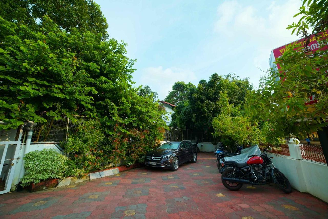 The Vyshakh Hotel Guruvayur Luaran gambar