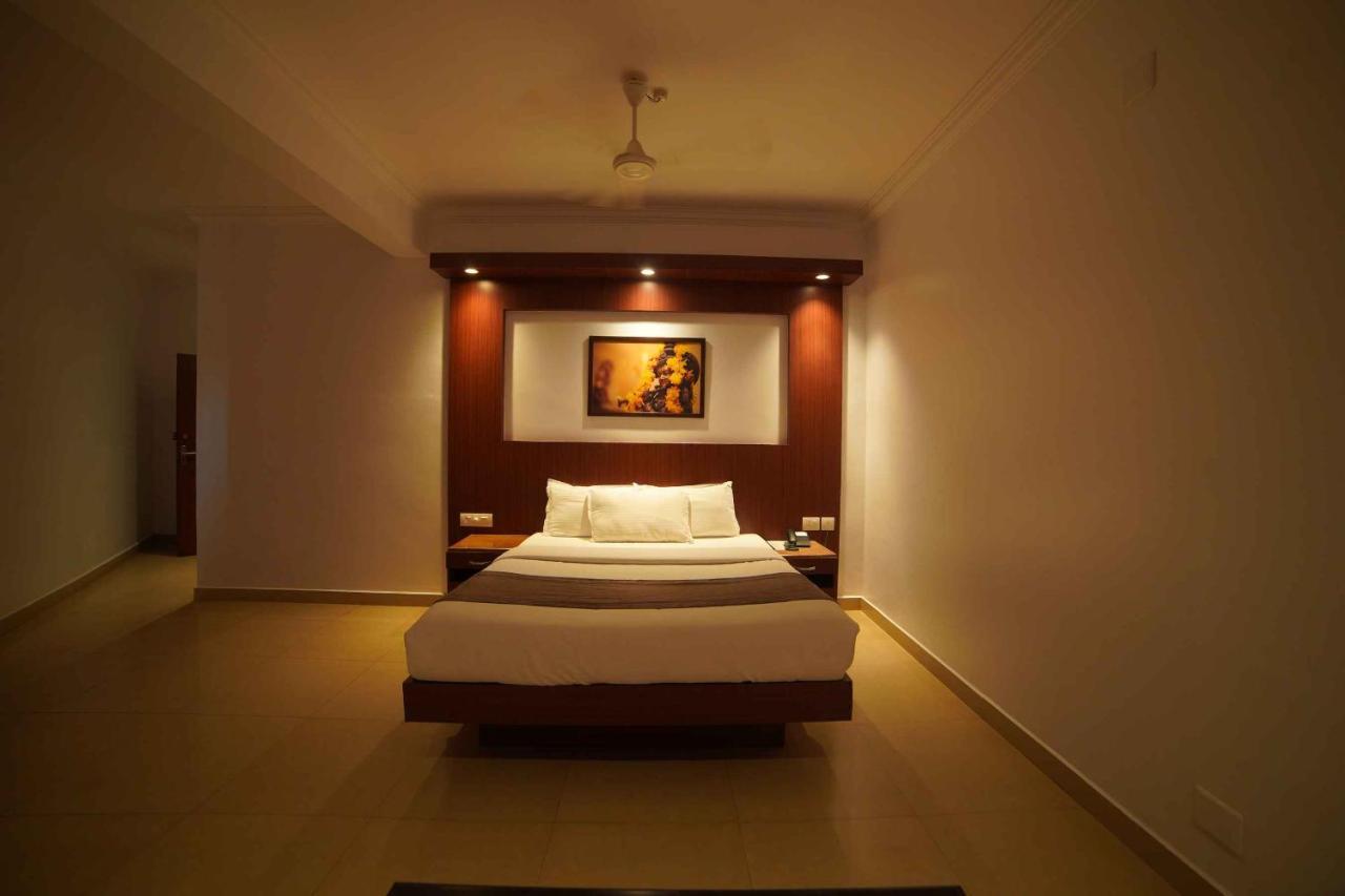 The Vyshakh Hotel Guruvayur Luaran gambar