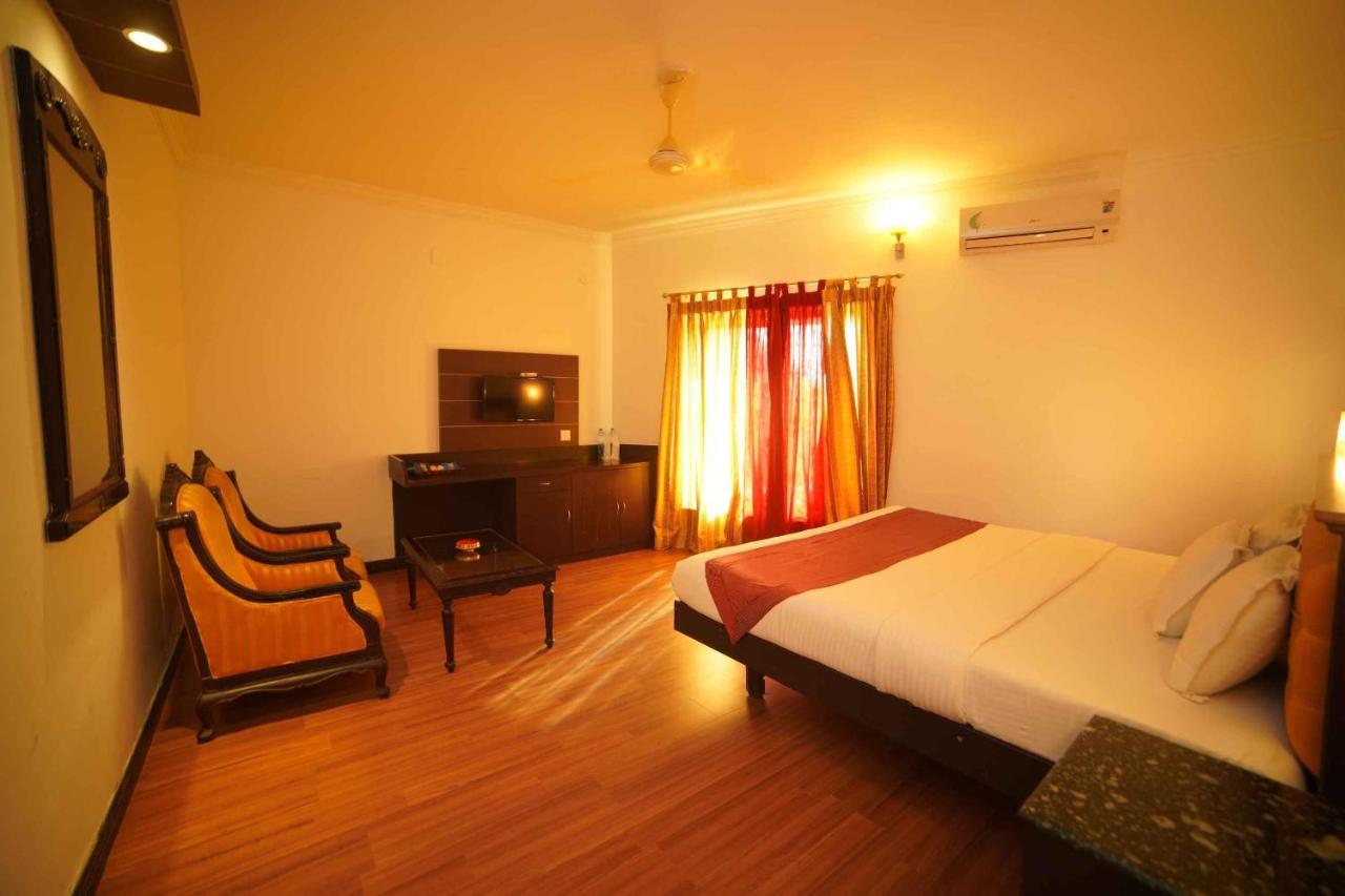 The Vyshakh Hotel Guruvayur Luaran gambar